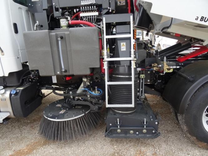 Wiring and cabling R655 street sweeper