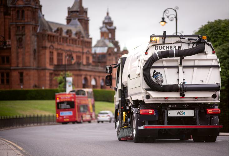 V65e road sweeper