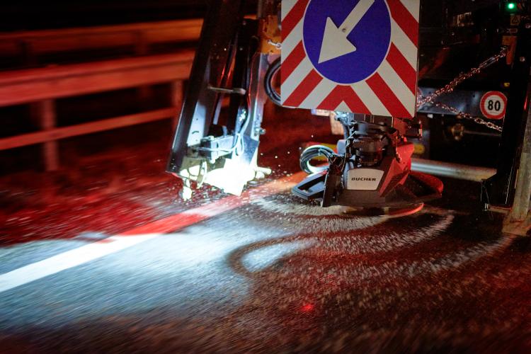 Bucher UniQa_salt spreader