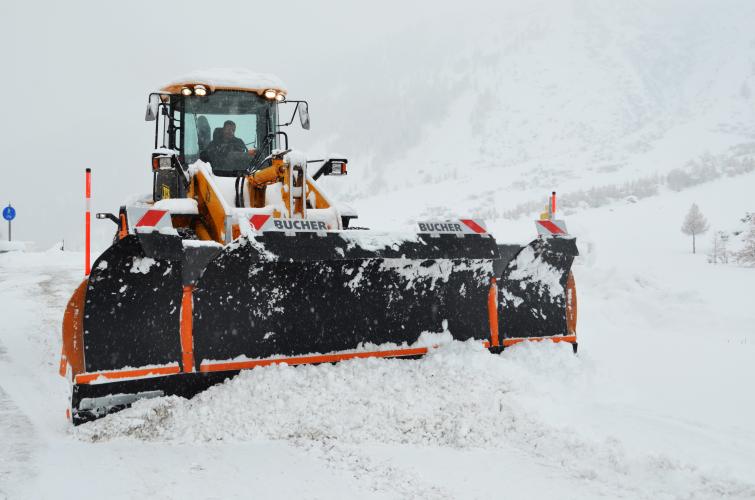 Bucher Wingx snow plow