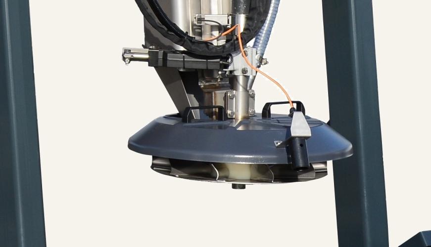 Spreader distributor