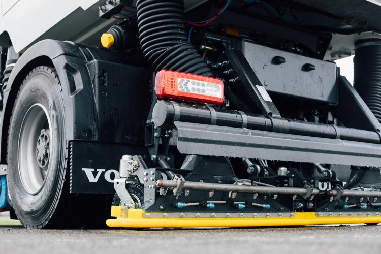 Rear Suction close up - V series 2024