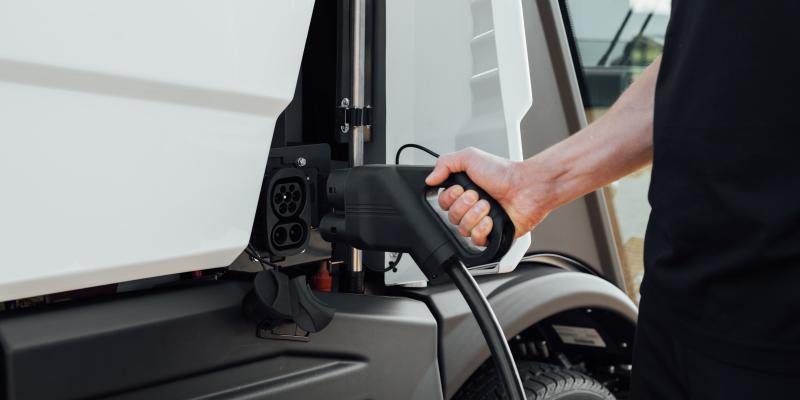 Bucher CityCat VR17e charging