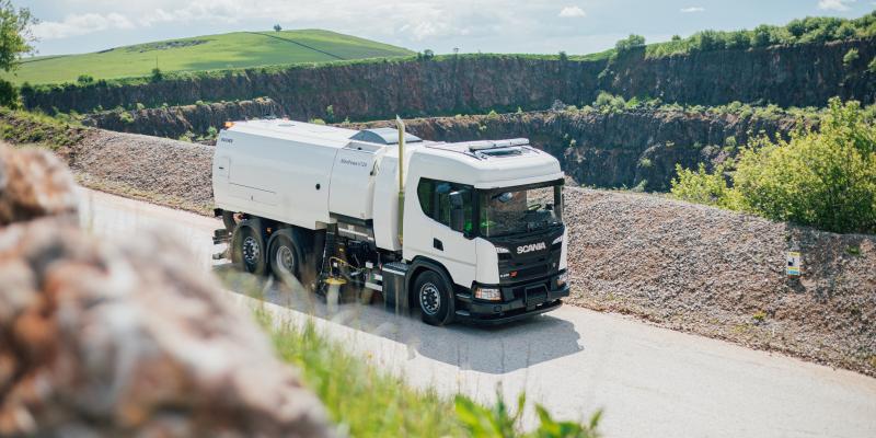 MaxPowa V120 sweeping quarry